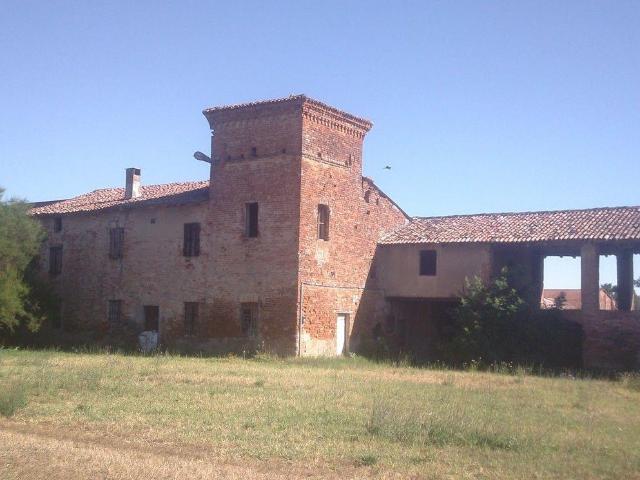 Rustico in vendita a Borgonovo Val Tidone, Reggio Emilia