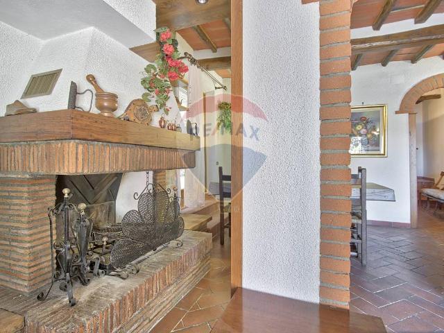 Rustico in vendita a Bucine, Toscana
