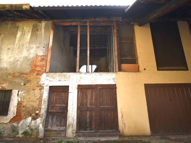 Rustico in vendita a Burago Di Molgora, Lombardia