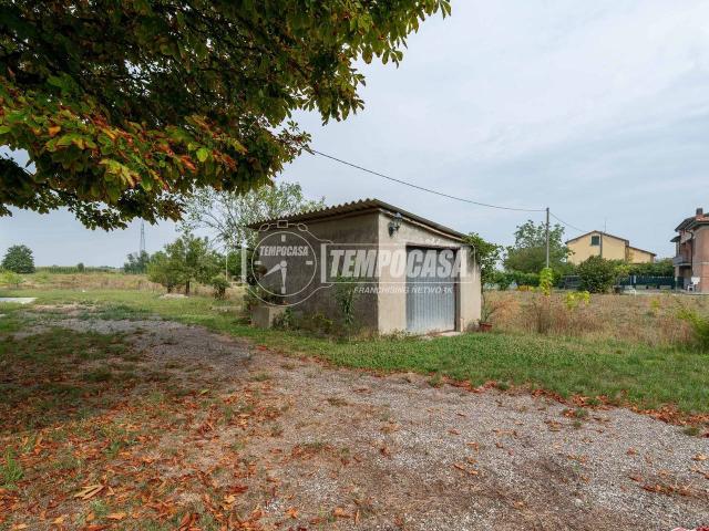 Rustico in vendita a Terra di Mezzo, Re
