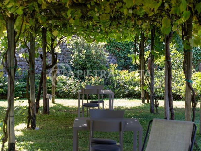 Rustico in vendita a Camaiore, Toscana