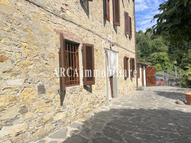 Rustico in vendita a Camaiore, Toscana