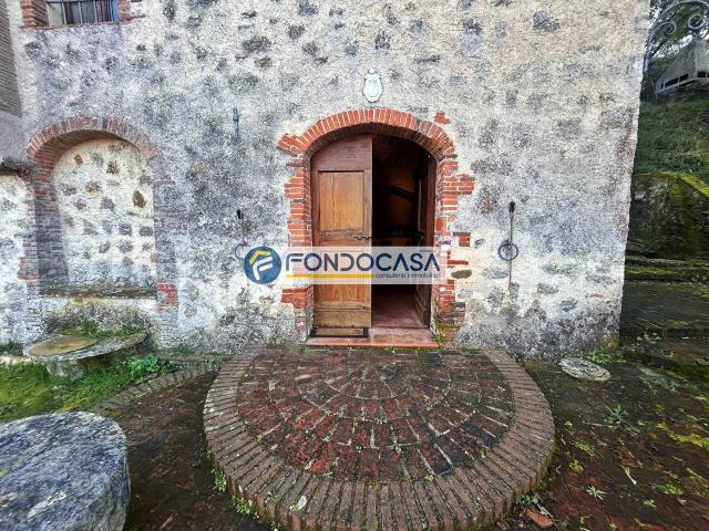 Rustico in vendita a Marignana, Camaiore