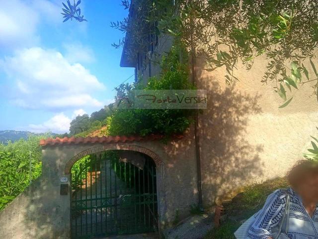 Rustico in vendita a Montemagno, Camaiore