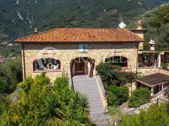 Rustico in vendita a Vado, Camaiore
