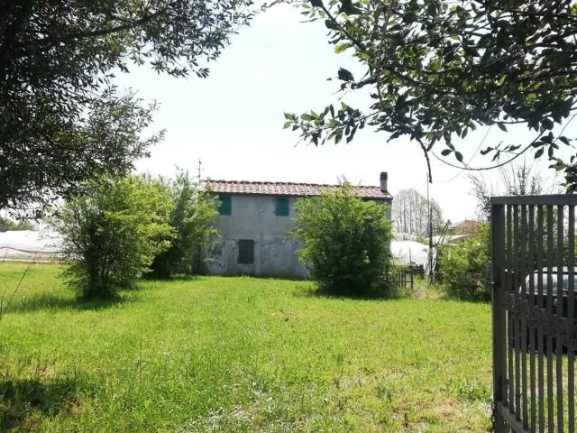 Rustico in vendita a Carraia, Camaiore