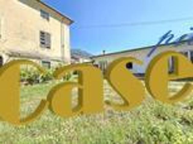 Rustico in vendita a Camaiore, Toscana