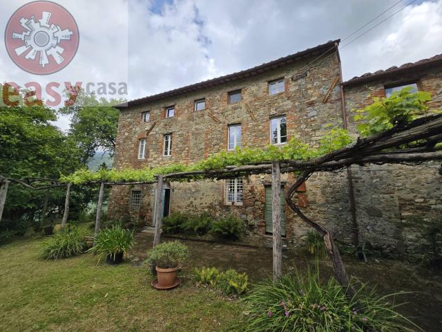 Rustico in vendita a Massarosa, Toscana