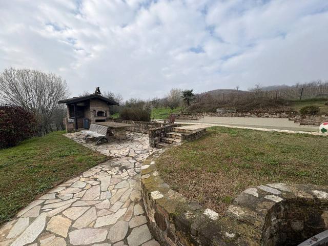 Rustico in vendita a Canneto Pavese, Lombardia