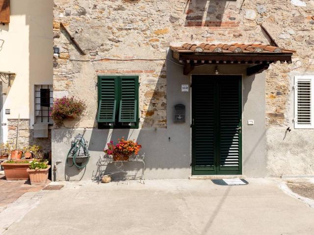 Rustico in vendita a Parezzana, Capannori