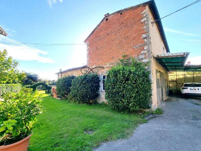 Rustico in vendita a Capannori, Toscana