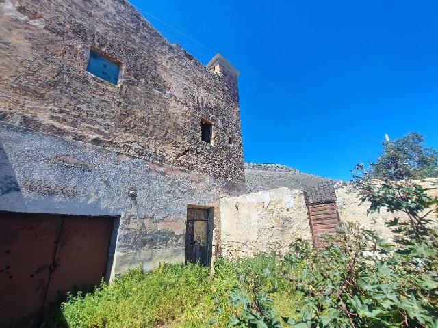 Rustico in vendita a Piraineto, Carini