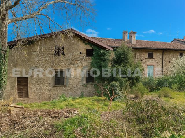 Terreno in vendita a Carobbio Degli Angeli, Lombardia