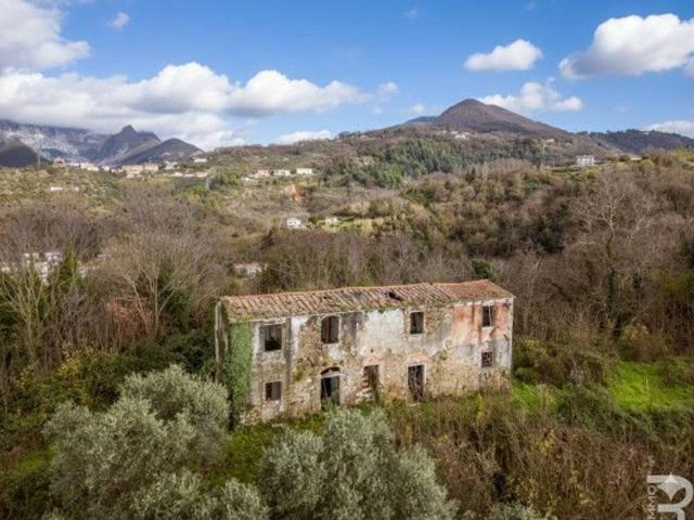 Rustico in vendita a Carrara, Toscana