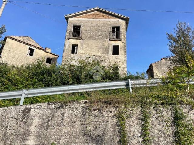 Rustico in vendita a Casalvieri, Lazio