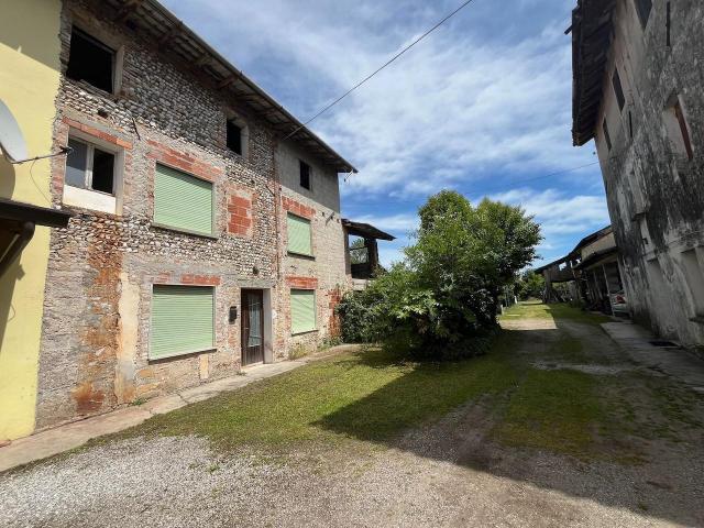 Rustico in vendita a Casarsa Della Delizia, Friuli-Venezia Giulia