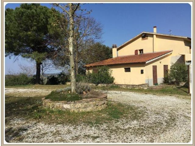 Locale Commerciale in vendita a Casciana Terme Lari, Toscana