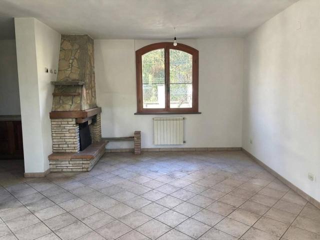 Rustico in vendita a San Frediano a Settimo, Cascina