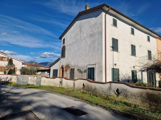 Rustico in vendita a Cascina, Toscana