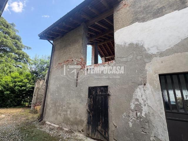 Rustico in vendita a Casnate con Bernate, Casnate