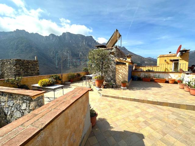Rustico in vendita a Castelbianco