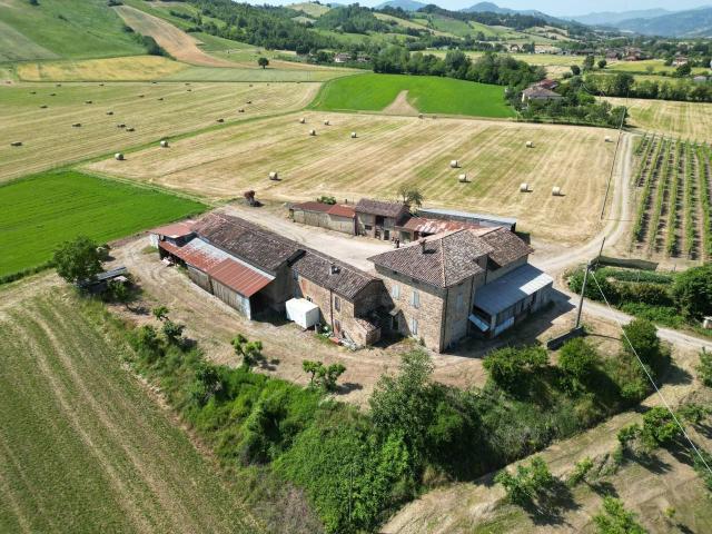 Rustico in vendita a Castell'arquato, Reggio Emilia