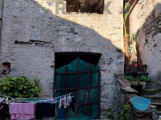 Rustico in vendita a Comunità Montana Valli del Verbano, Castelveccana
