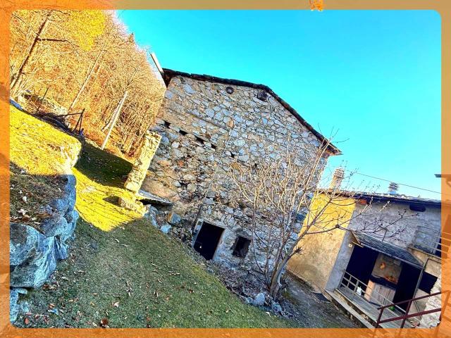 Rustico in vendita a Castione Andevenno, Lombardia