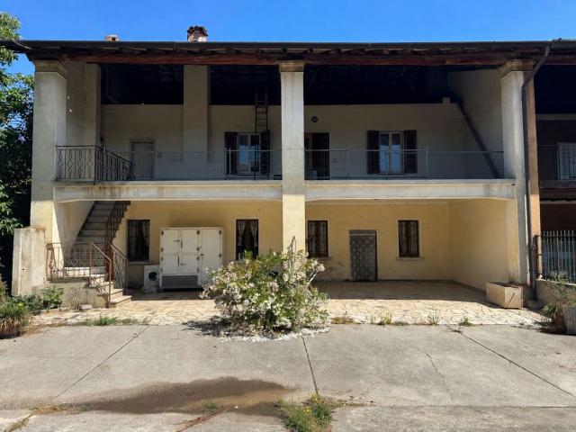Rustico in vendita a Cazzago San Martino, Lombardia