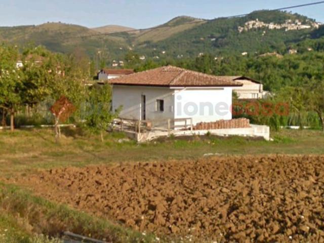 Rustico in vendita a Ceprano, Frosinone