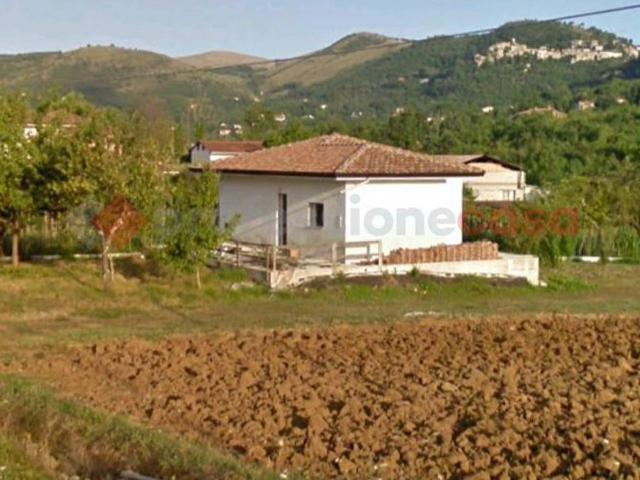 Rustico in vendita a Ceprano, Frosinone