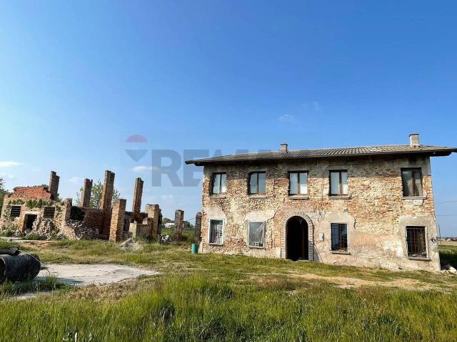 Rustico in vendita a Ceresara, Lombardia