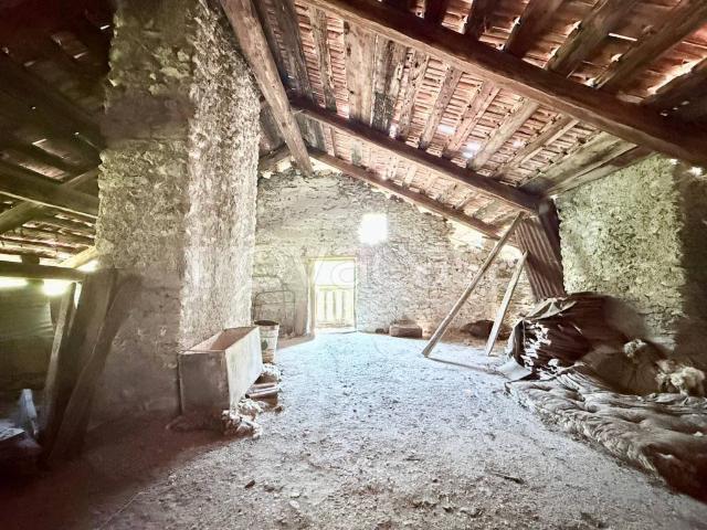 Rustico in vendita a Château Beaulard, Piemonte
