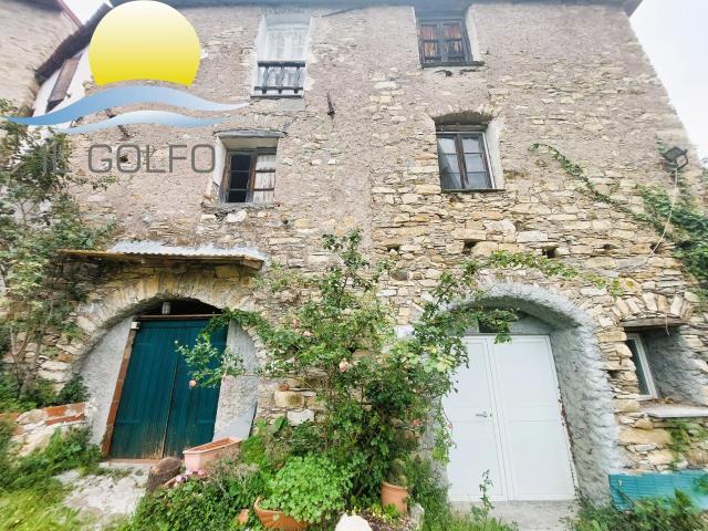 Rustico in vendita a Chiusanico, Liguria