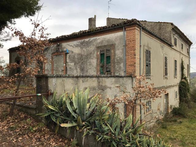 Rustico in vendita a Unione dei Comuni della Val Vibrata, Civitella Del Tronto