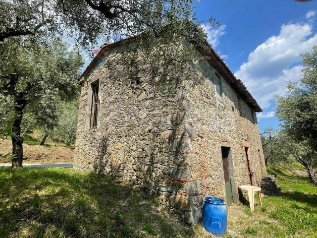 Rustico in vendita a Uzzano E Castello, Toscana