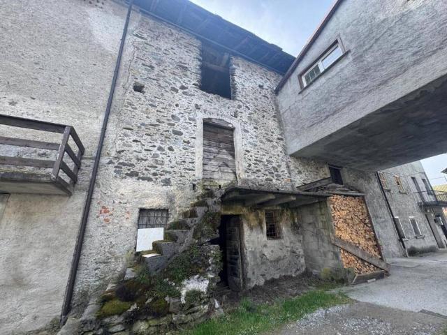 Rustico in vendita a Colorina, Lombardia