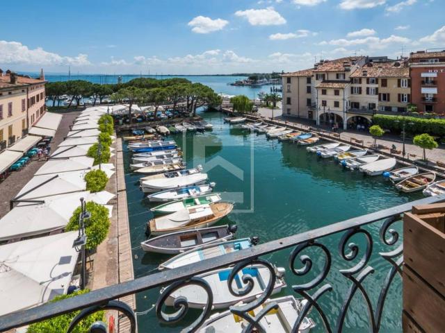 Rustico in vendita a Desenzano Del Garda, Lombardia