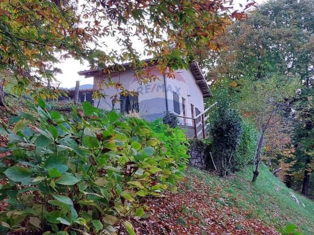 Rustico in vendita a Endine Gaiano, Lombardia
