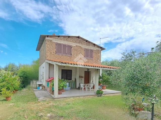 Rustico in vendita a Fabrica Di Roma, Lazio