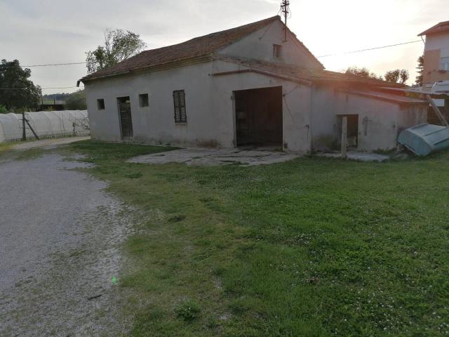 Rustico in vendita a Fano 2, Marche
