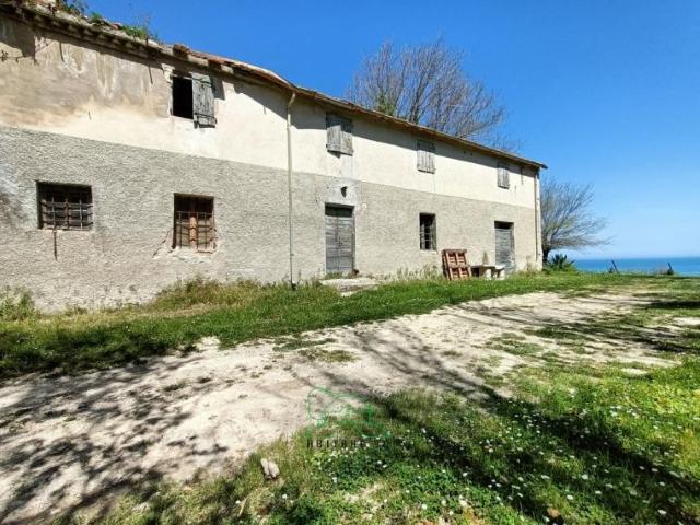 Rustico in vendita a Villa Giulia, Marche