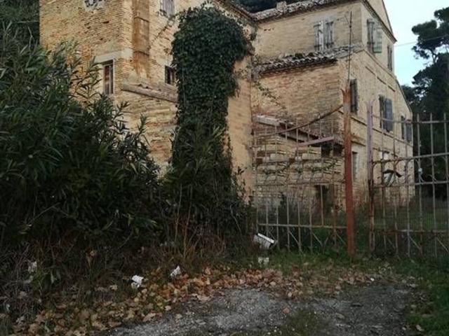 Rustico in vendita a Gimarra, Marche