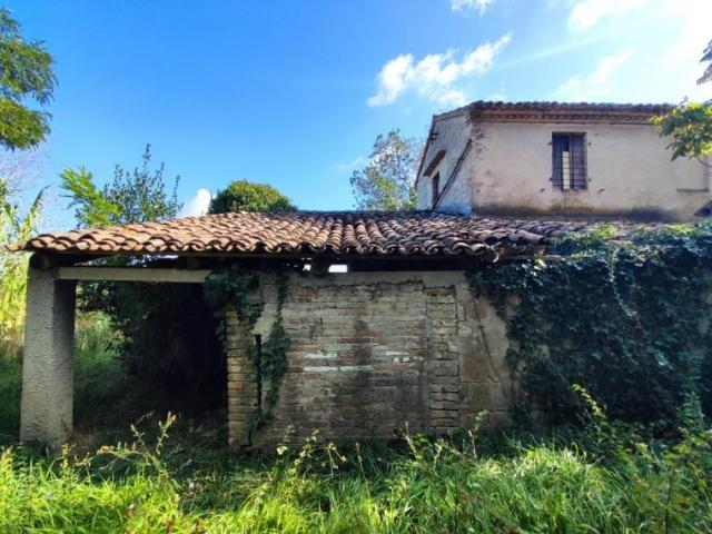 Rustico in vendita a Sant'Andrea in Villis, Marche