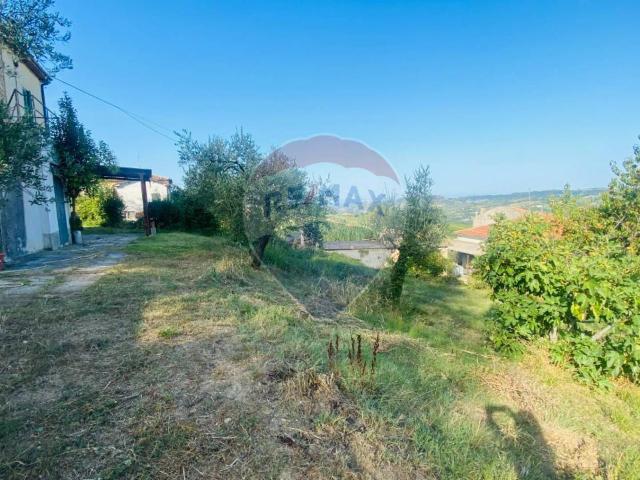 Rustico in vendita a Giardino, Fara Filiorum Petri