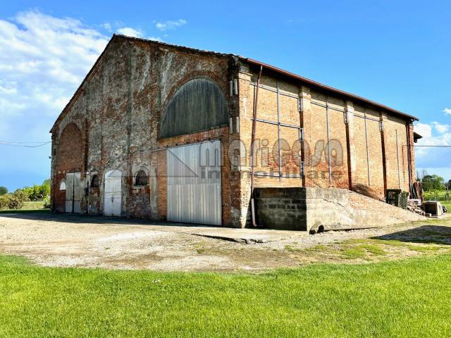 Rustico in vendita a Ferrara, Reggio Emilia