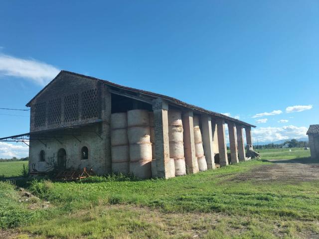Rustico in vendita a Fidenza, Parma