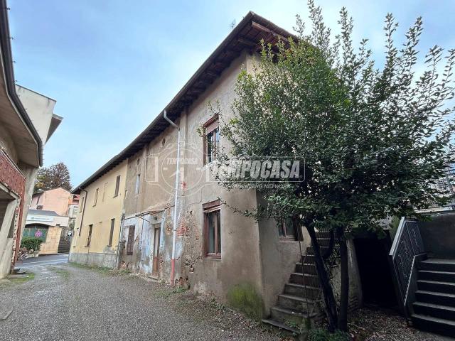 Rustico in vendita a Figino Serenza, Lombardia