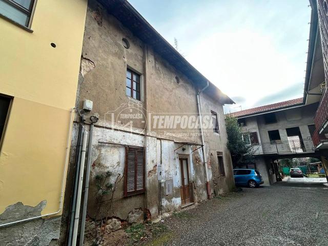 Rustico in vendita a Figino Serenza, Lombardia