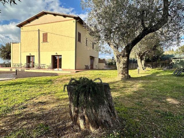 Rustico in vendita a Follonica, Toscana